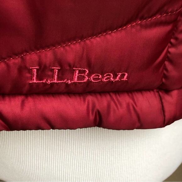 L.L. Bean women’s reversible puffer vest sz M - Picture 6 of 11